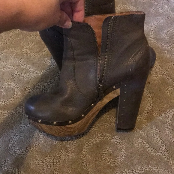 Boots - Picture 3 of 3